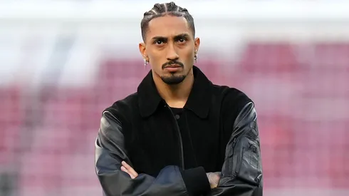 Raphinha durante pré-jogo do Barcelona. (Photo by Angel Martinez/Getty Images)