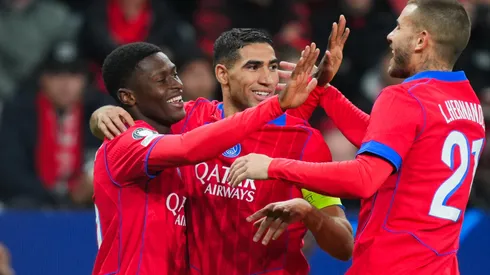 Nuno Mendes e Hakimi, do PSG. (Photo by Pau Barrena/Getty Images)