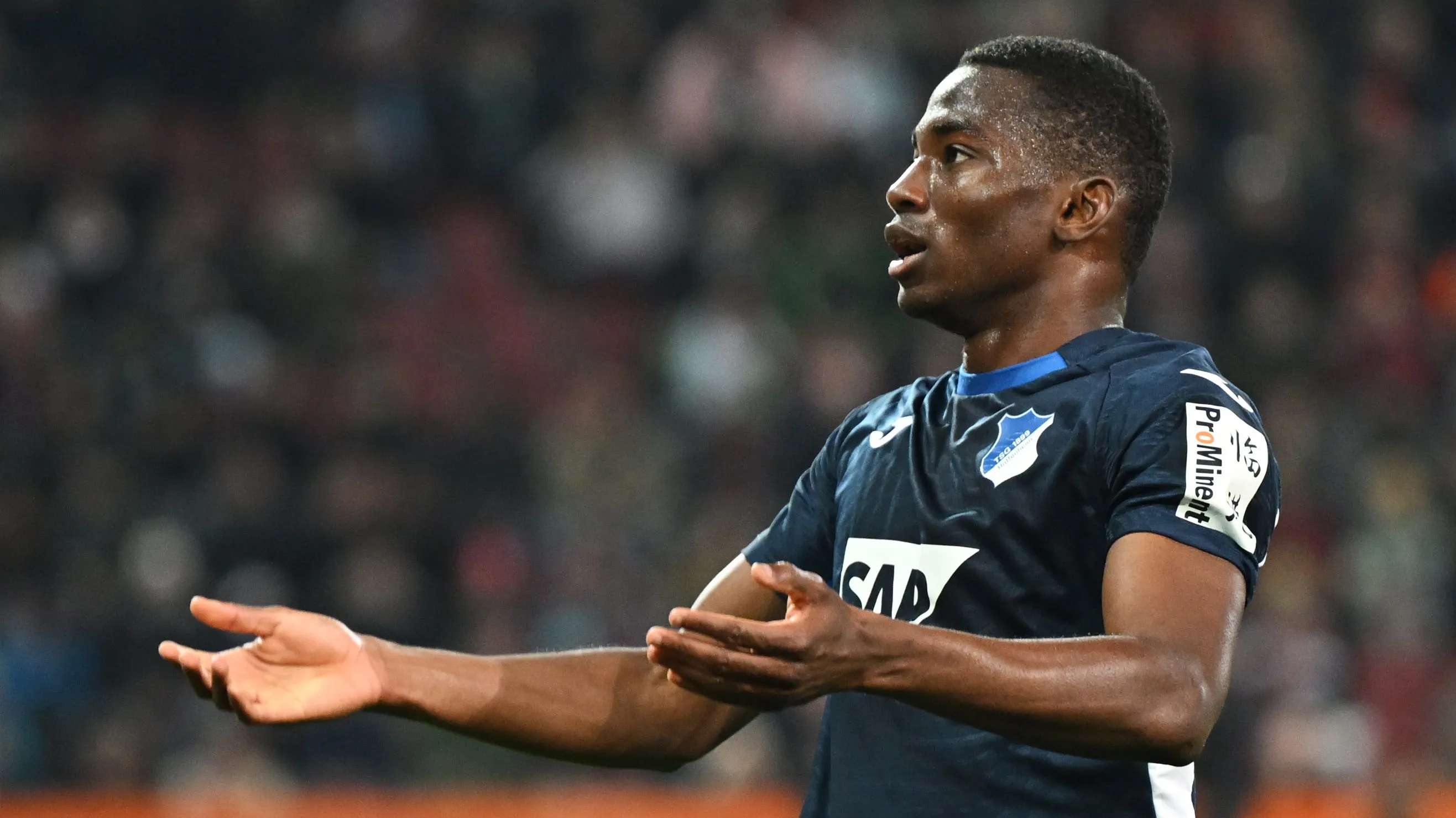 Bazoumana Touré, alvo do Liverpool, em jogo do Hoffenheim. Foto: Christian Kaspar-Bartke/Getty Images