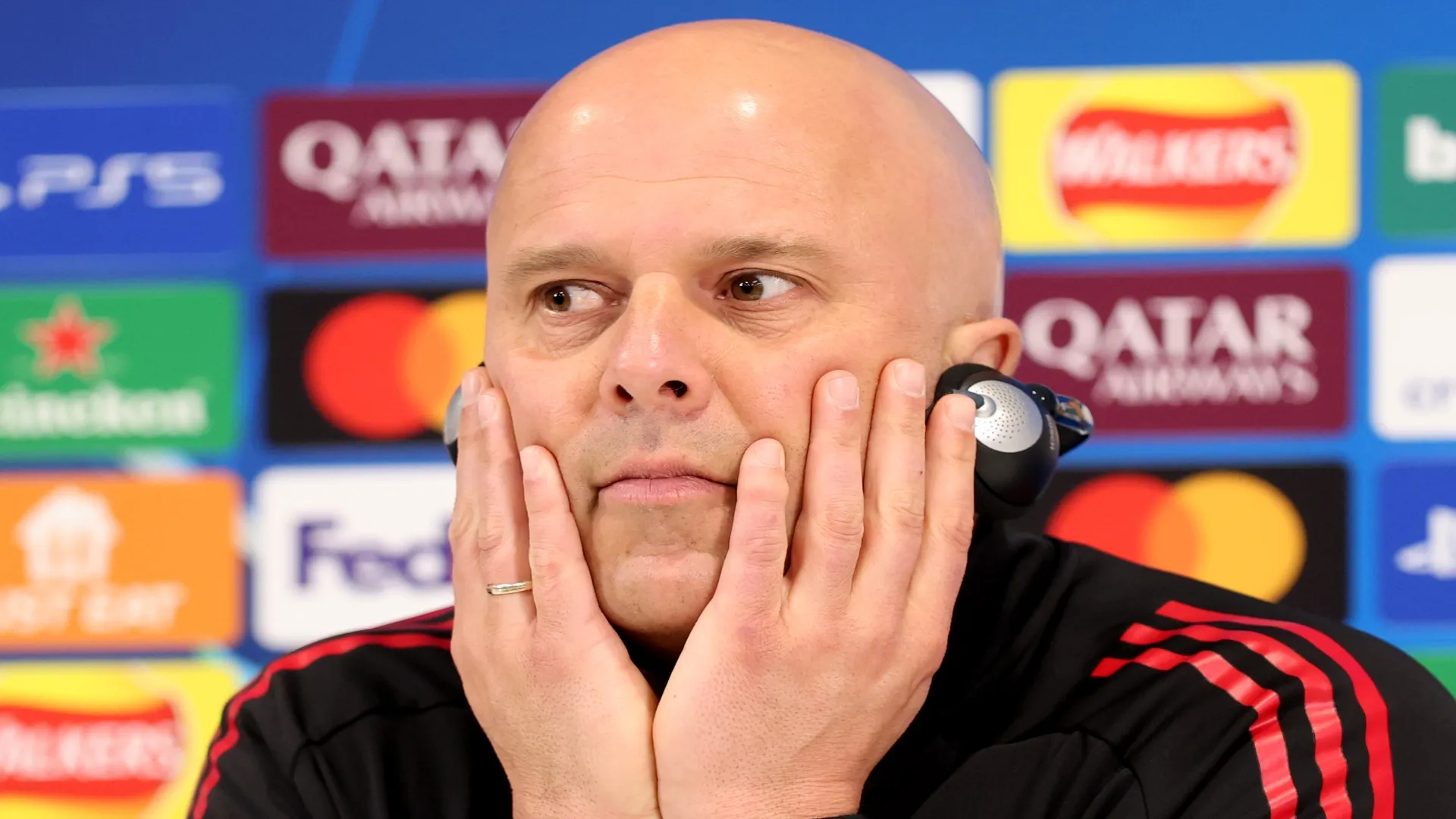 Arne Slot em coletiva de imprensa do Liverpool –  Jan Kruger/Getty Images