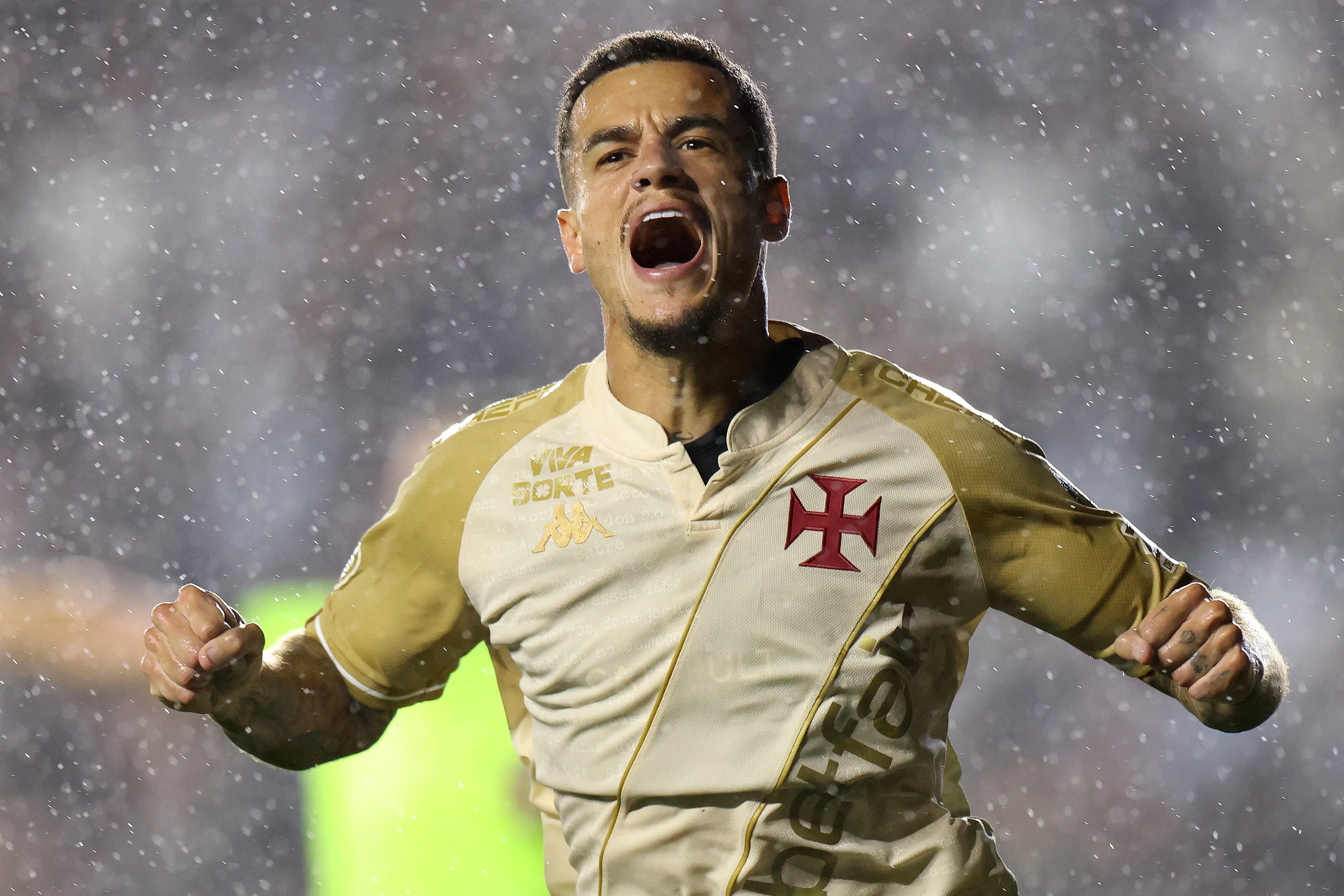 Coutinho em campo pelo Vasco (Foto: Lucas Figueiredo/Getty Images)