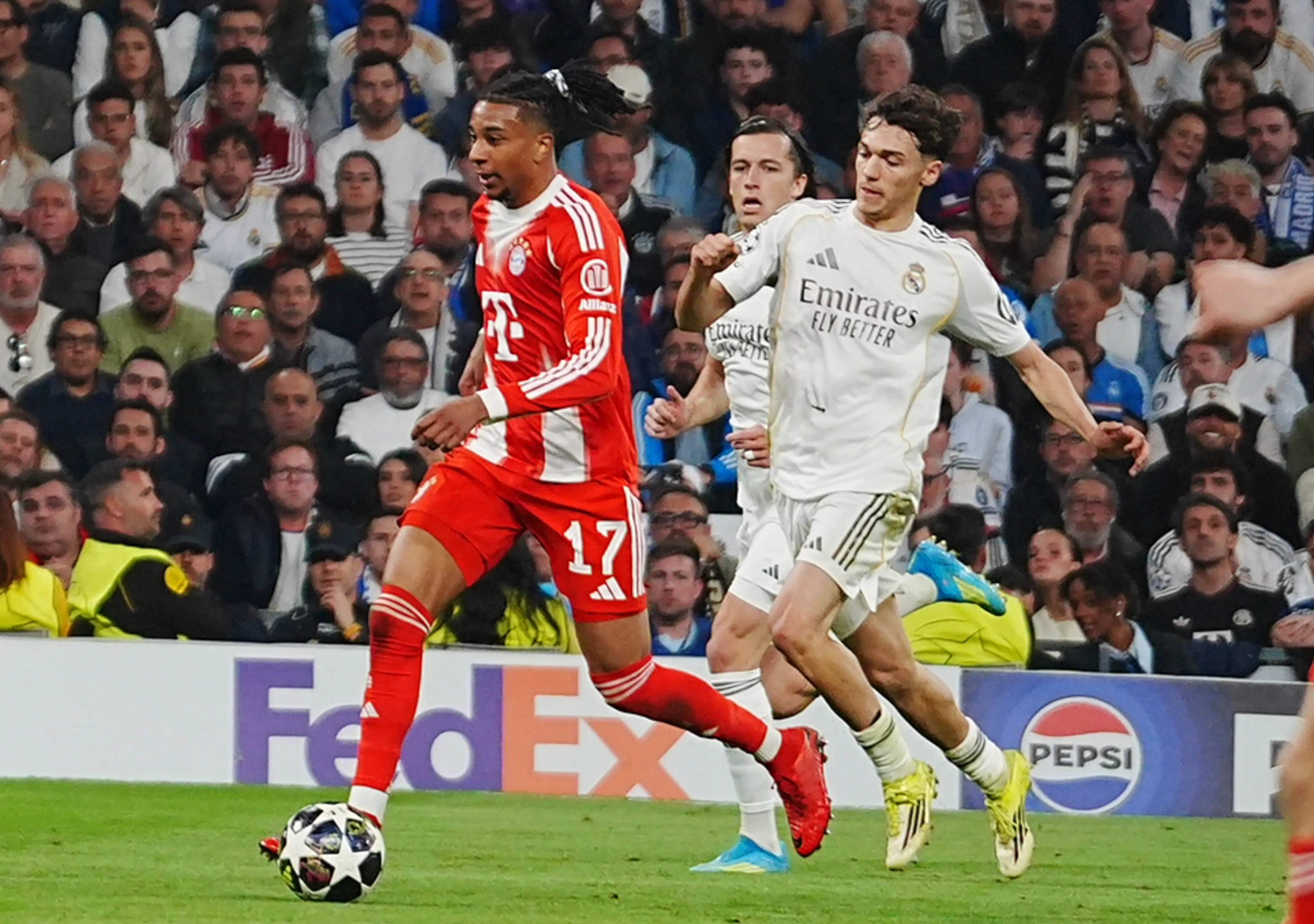 Olise e outros jogadores de Bayern x Real Madrid podem fazer a diferença no jogo. Foto: IMAGO / PsnewZ
