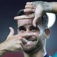 Felipe Vizeu critica sintético antes de enfrentar o Palmeiras