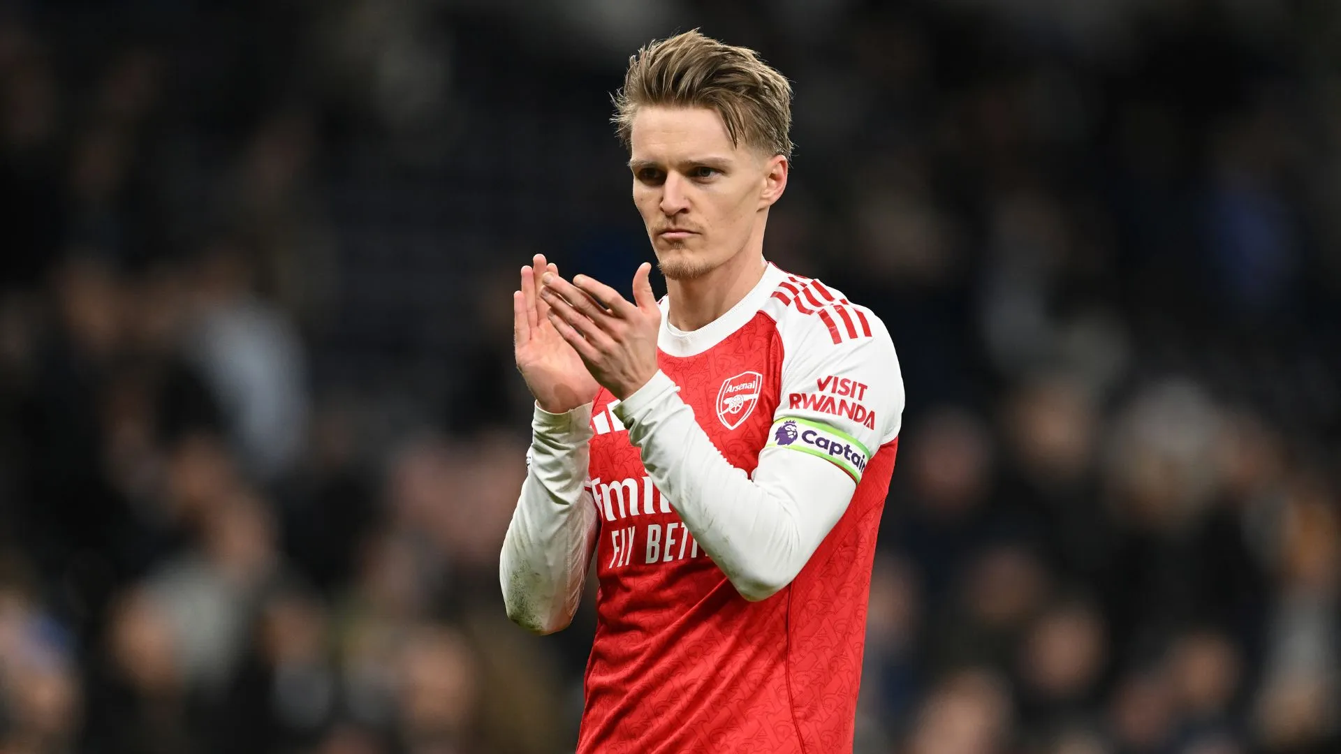 Temporada de Ødegaard&nbsp;com o Arsenal ficou marcada por lesões (foto: Mike Hewitt/Getty Images)