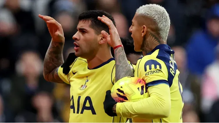 Cristian Romero e Richarlison. (Photo by George Wood/Getty Images)