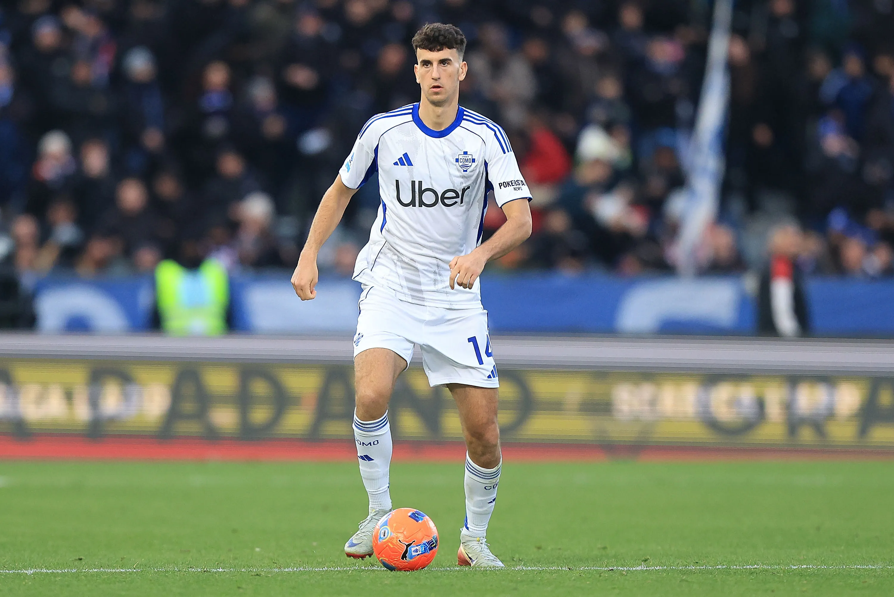 Ramón em campo com as cores do Como (Foto: Gabriele Maltinti/Getty Images)