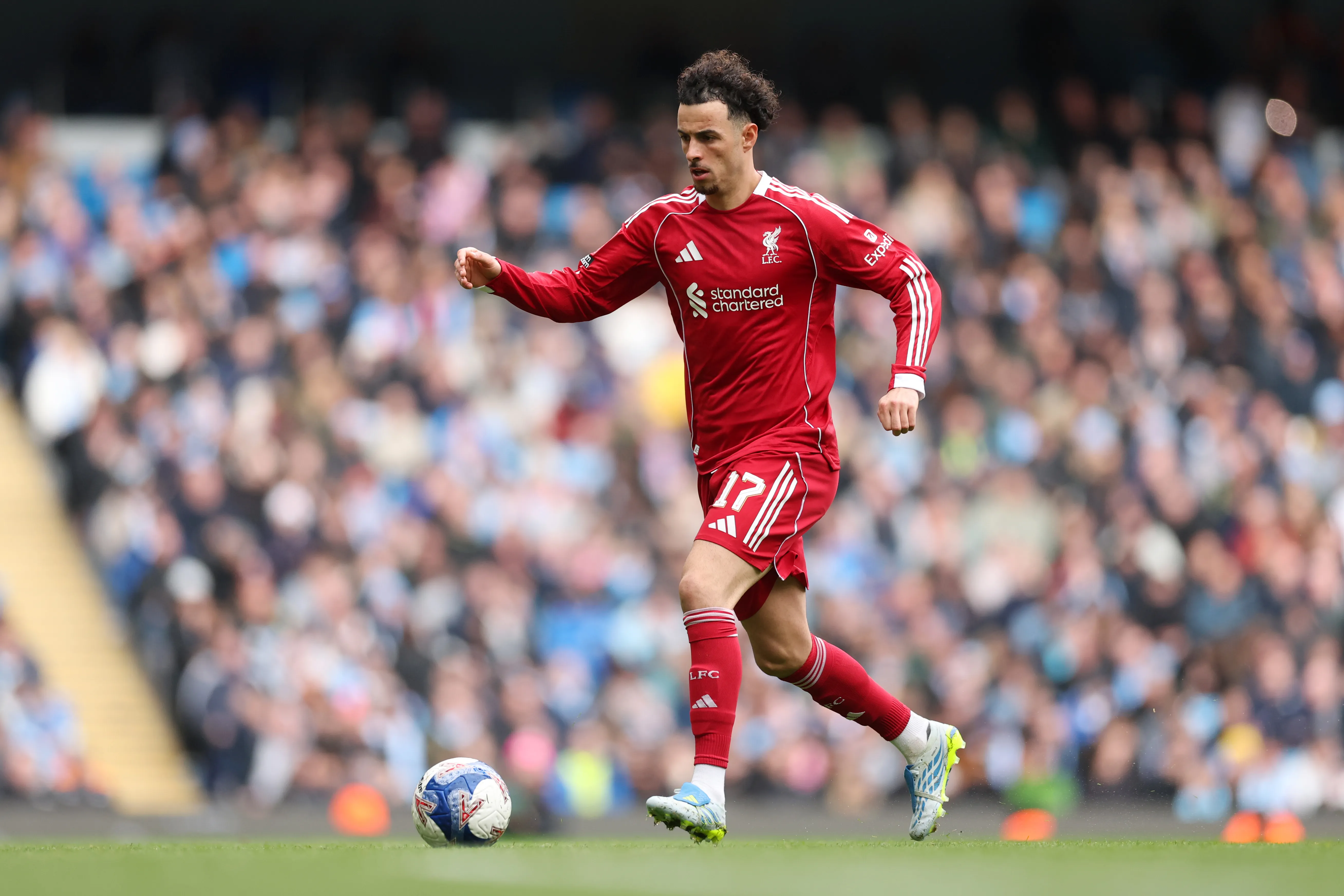 Curtis Jones durante jogo do Liverpool. (Photo by Michael Regan/Getty Images)