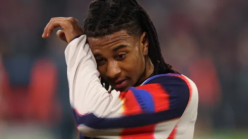 Michael Olise lidera a classificação do Bayern de Munique e ironiza o histórico do Real Madrid na Champions. (Foto por Adam Pretty/Getty Images)