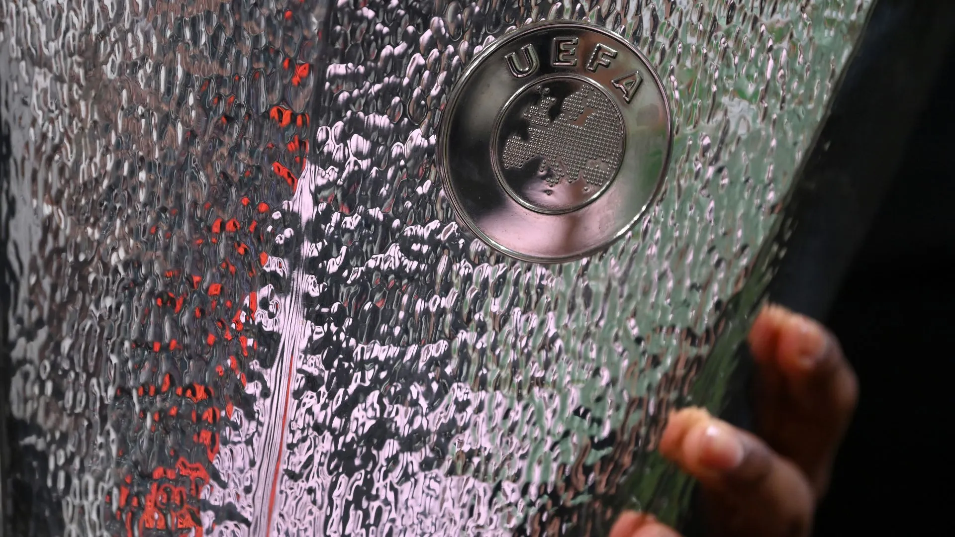 Qual time será o novo campeão da Europa League? (foto: Justin Setterfield/Getty Images)