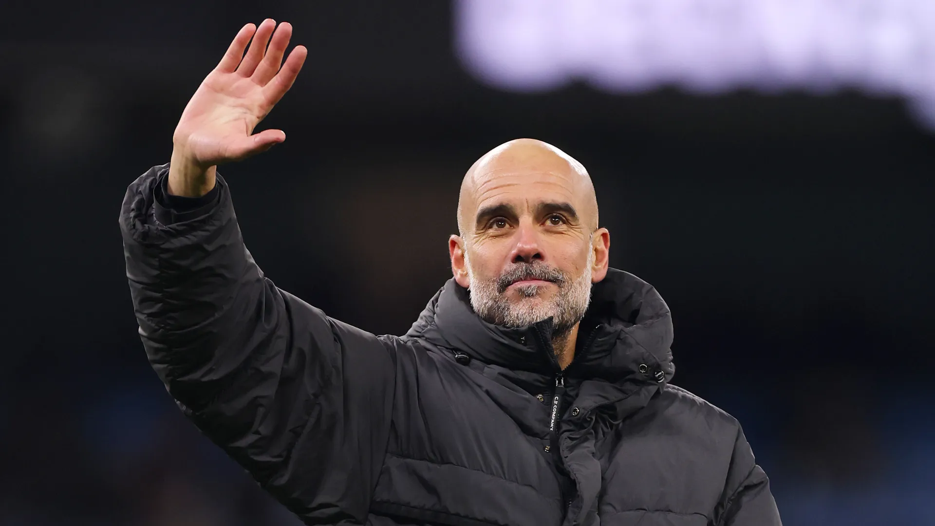 Técnico Pep Guardiola durante jogo do Manchester City