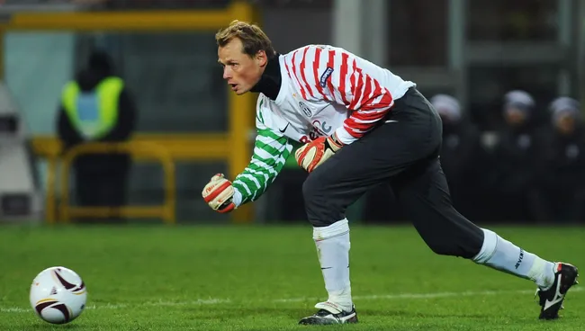 Alexander Manninger, da Juventus, durante partida da Europa League. Foto: Valerio Pennicino/Getty Images