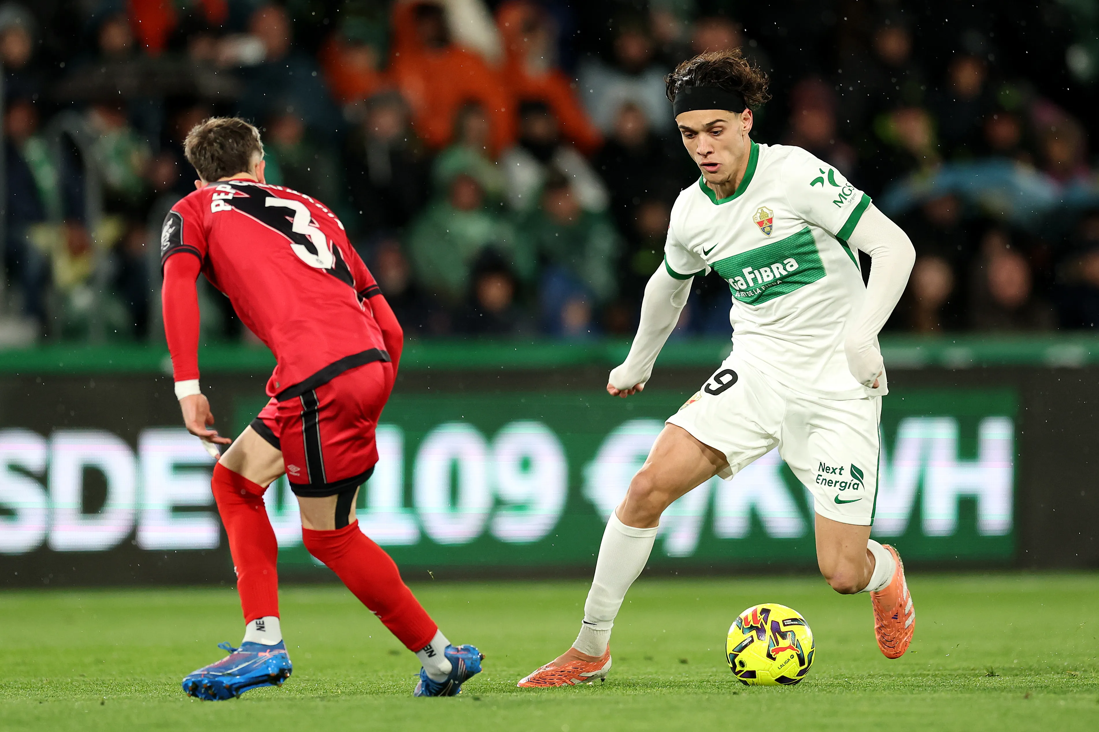 Héctor Fort é um defensor que atua no Elche, emprestado pelo Barça. Foto: Clive Brunskill/Getty Images