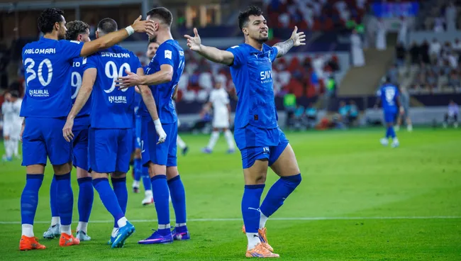 Al-Hilal comemora gol durante jogo na Champions League da AFC. Foto: Abdullah Ahmed/Getty Images