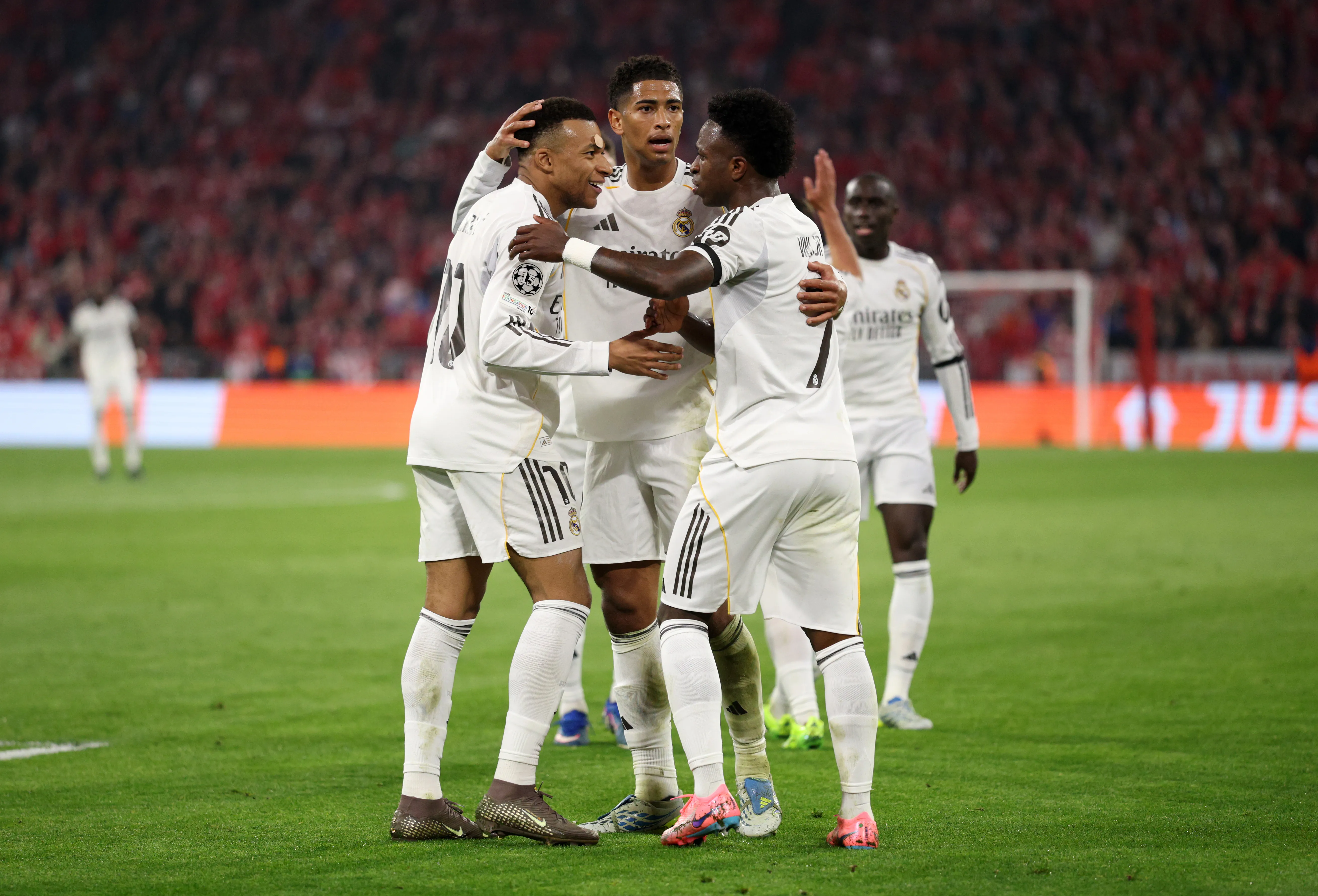 Trio intocável comemorando gol no Real. (Foto: Adam Pretty/Getty Images)