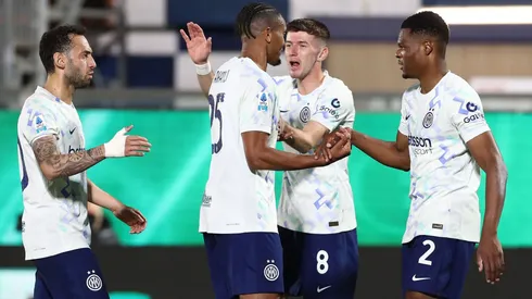 Jogadores da Inter comemoram a vitória sobre o Como.