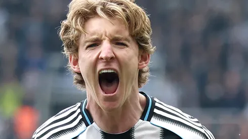 Bayern de Munique define Anthony Gordon, do Newcastle United, como sua prioridade para a próxima janela. (Foto: Carl Recine/Getty Images)