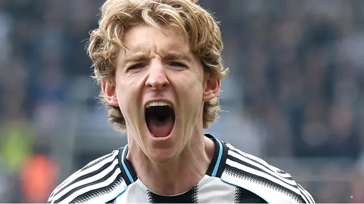 Bayern de Munique define Anthony Gordon, do Newcastle United, como sua prioridade para a próxima janela. (Foto: Carl Recine/Getty Images)