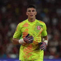 Boca avança por Rochet do Inter