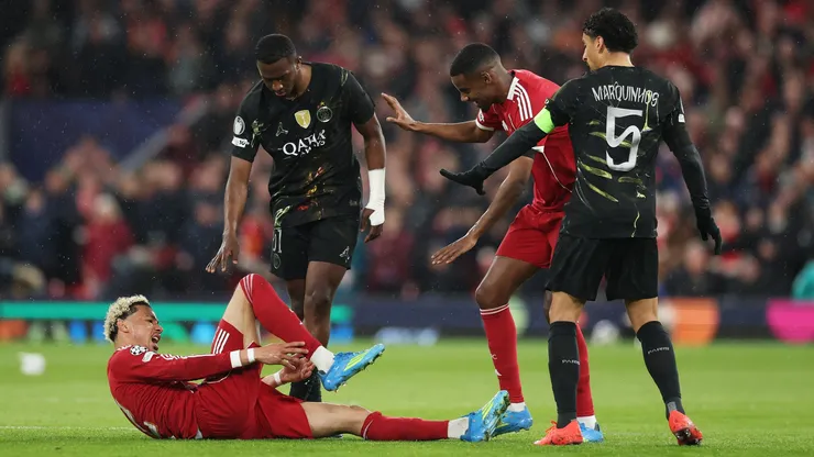 Ekitiké sofre lesão no Liverpool (Michael Steele/Getty Images)