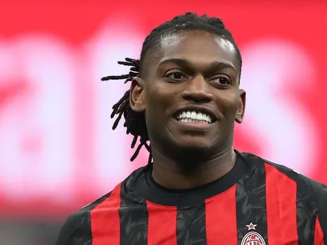 Rafael Leão se oferece ao Barcelona