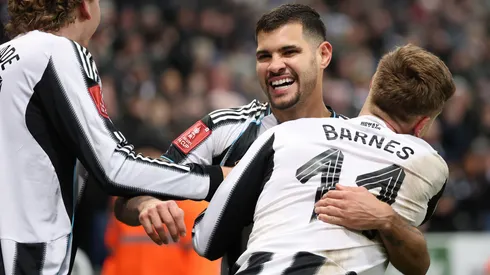 Meio-campista volta a ser opção após período afastado. Foto: Stu Forster/Getty Images