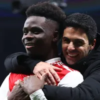 Bukayo Saka está fora contra o City por lesão muscular