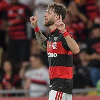 Flamengo inicia conversas para renovar Léo Pereira
