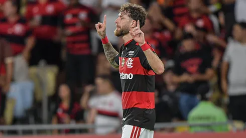 Léo Pereira recebe proposta do Flamengo para renovar contrato e garantir permanência do zagueiro titular no elenco. Foto: Thiago Ribeiro/AGIF