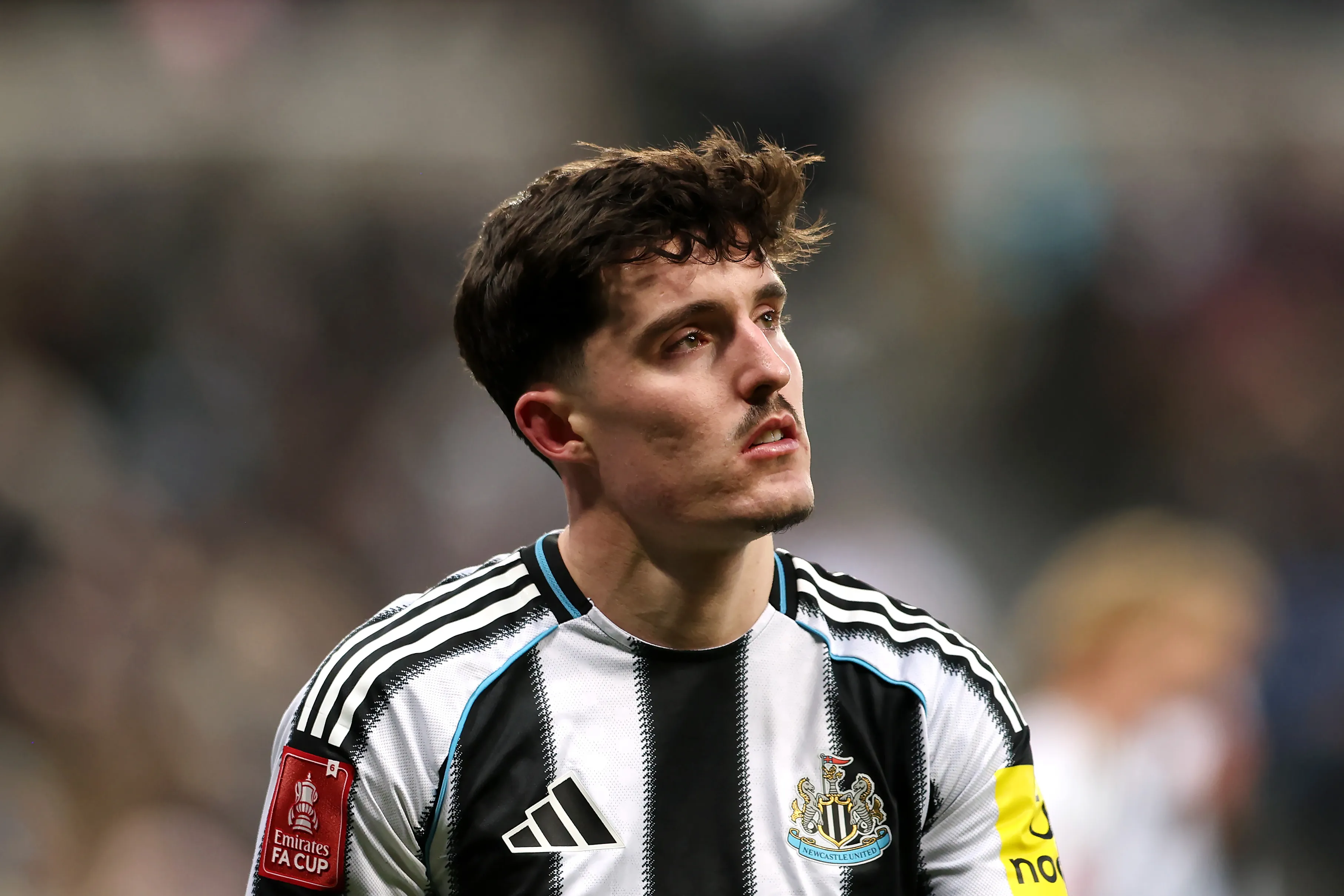 Tino Livramento em campo pelo Newcastle (Foto: Annabel Lee-Ellis/Getty Images)