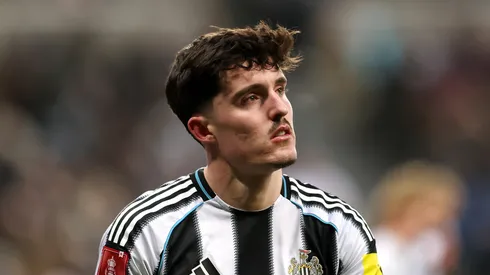 Tino Livramento está na mira do Arsenal. Foto: Annabel Lee-Ellis/Getty Images