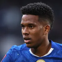 Chelsea recebe o Manchester United em Londres