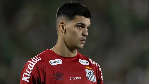 Gabriel Brazão em campo pelo Santos. Foto: Liamara Polli/AGIF