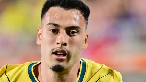 PSG mantém conversas com representantes de Gabriel Martinelli, atacante do Arsenal e da Seleção Brasileira. (Foto: Julio Aguilar/Getty Images)