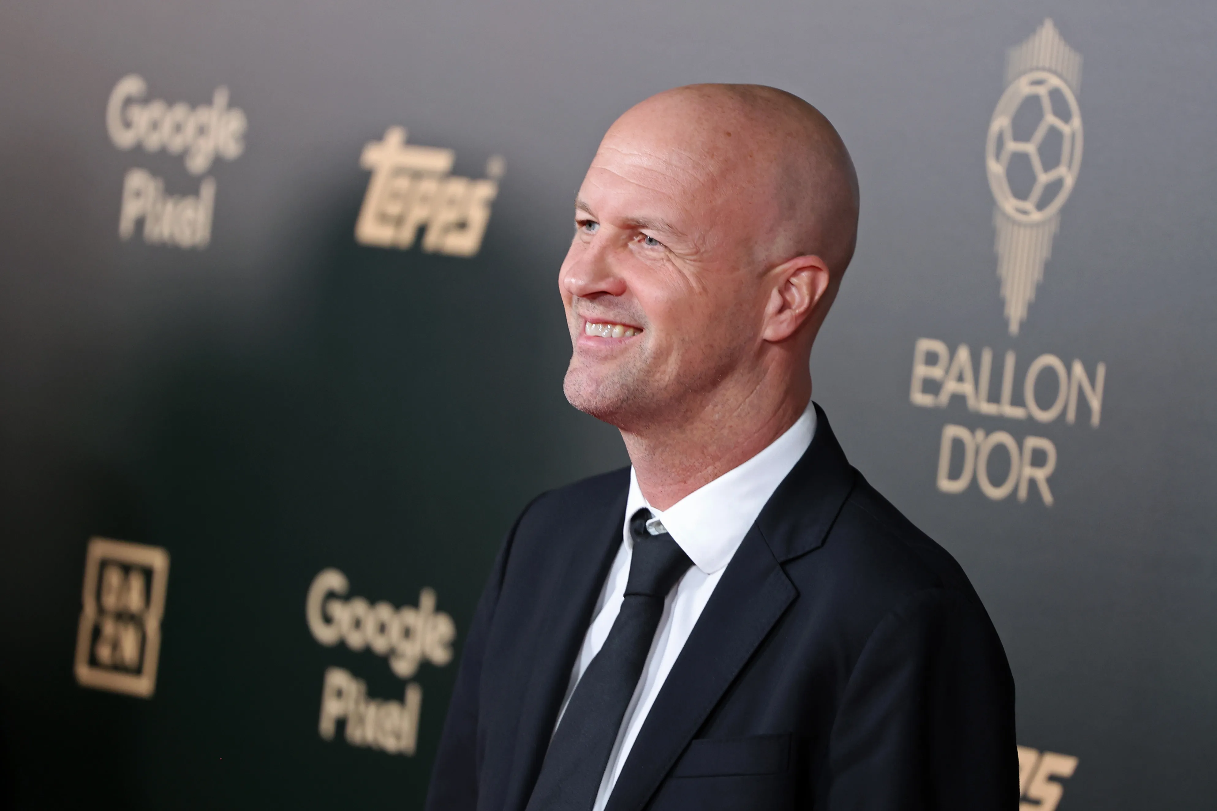 Jordi Cruyff comparece à sessão de fotos da 68ª edição da Bola de Ouro no Théâtre du Châtelet em 28 de outubro de 2024, em Paris, França. (Foto de Pascal Le Segretain/Getty Images)