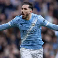 Rayan Cherki brilha no Manchester City e quase dobra valor de mercado após chegada