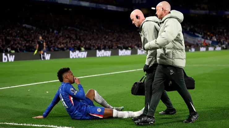 Estêvão recebeu atendimento médico em Chelsea x Manchester United (Julian Finney/Getty Images)