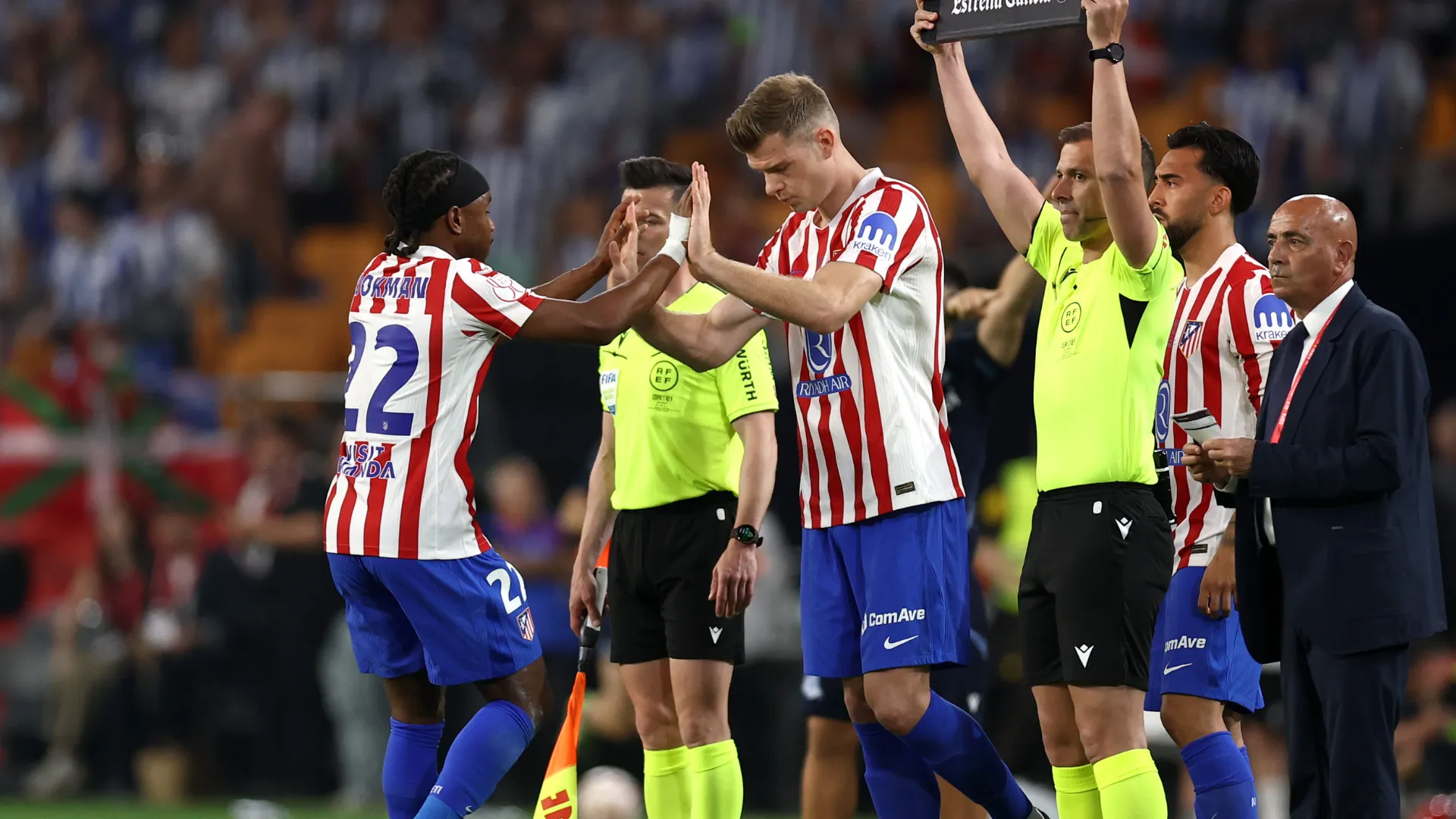 Lookman deixa o campo para a entrada de Sørloth