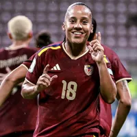 Kika Moreno, meia do Grêmio, marca dois gols pela Venezuela