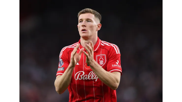 Manchester City avança por Elliot Anderson. Foto: Molly Darlington/Getty Images