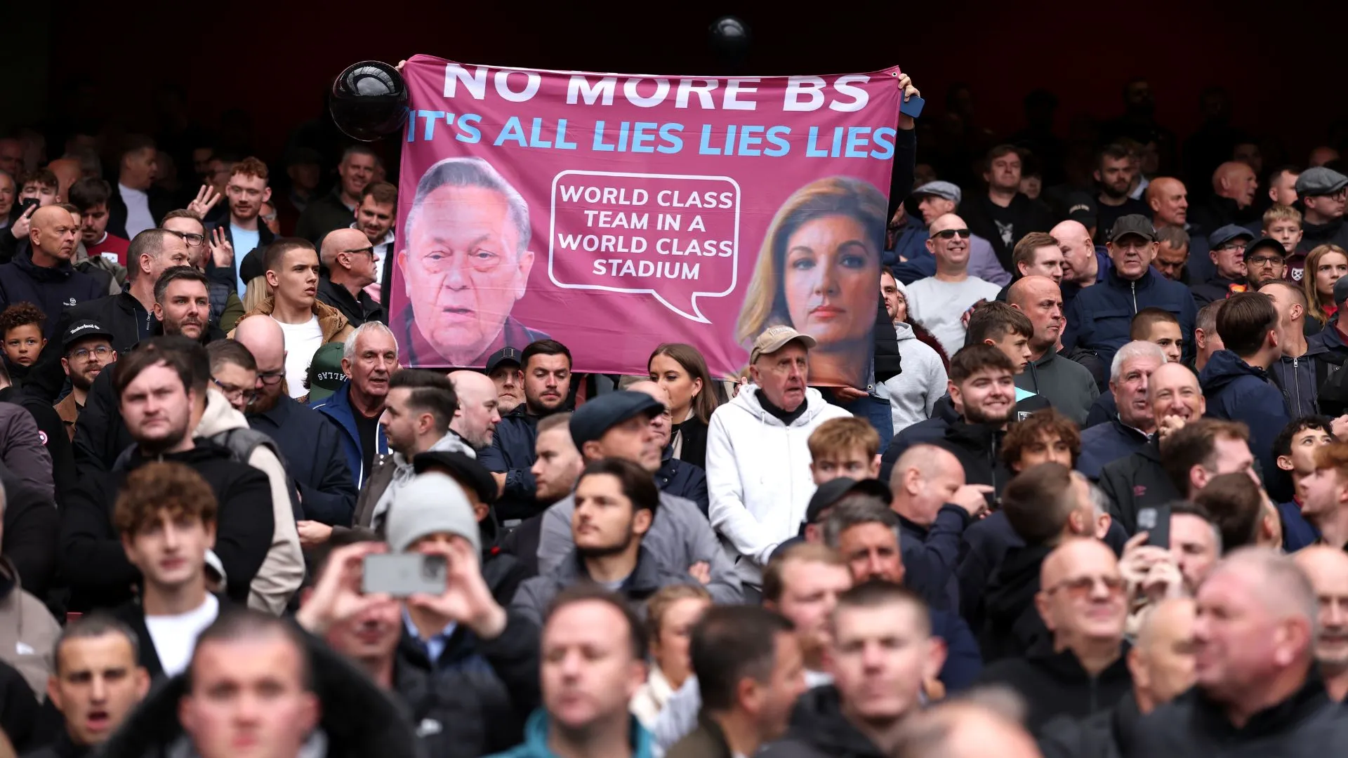 Hammers lutam contra o rebaixamento na Premier League (foto: Alex Pantling/Getty Images)
