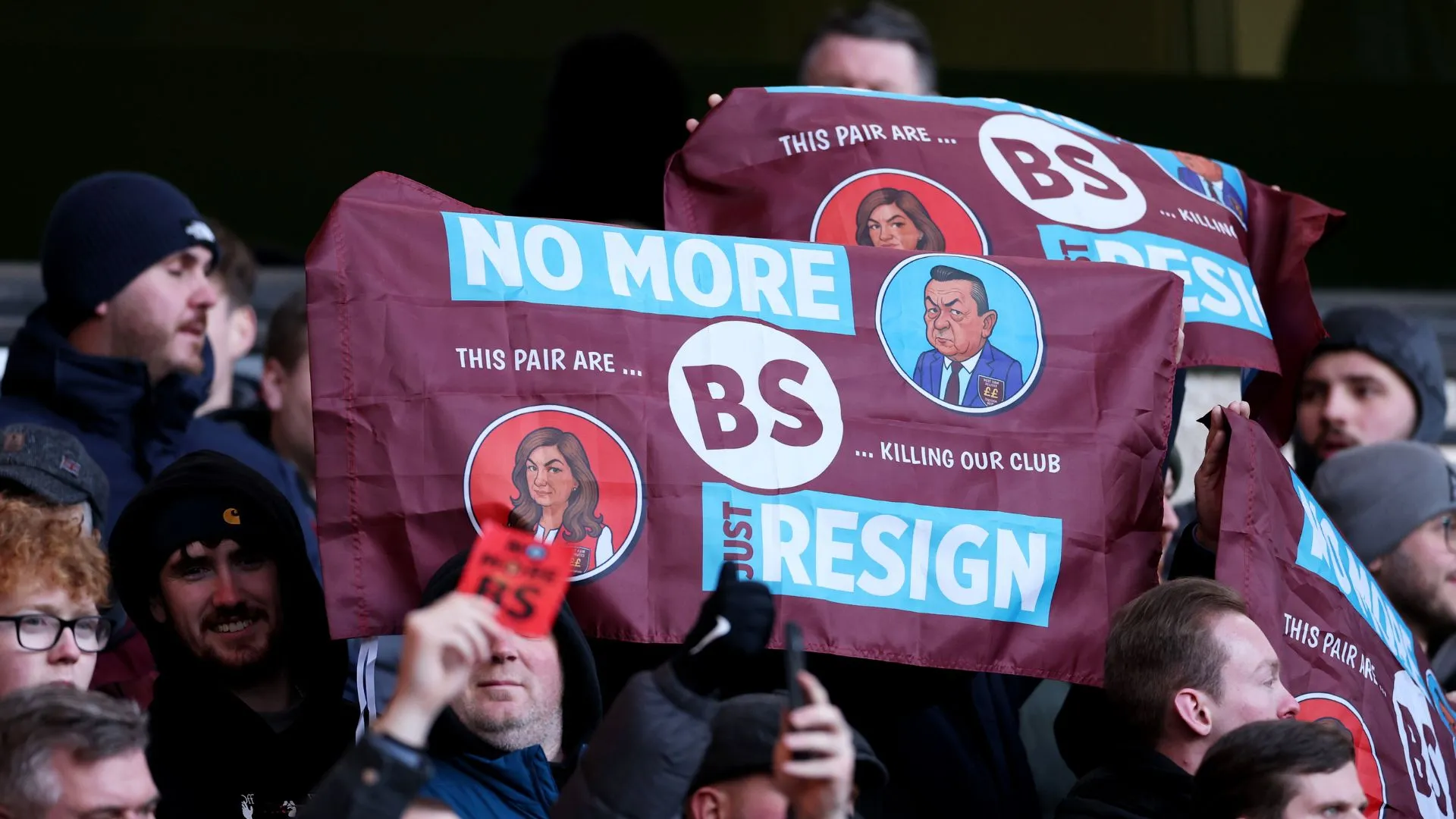 Protesto de torcedores do West Ham contra dirigentes (foto: Michael Regan/Getty Images)