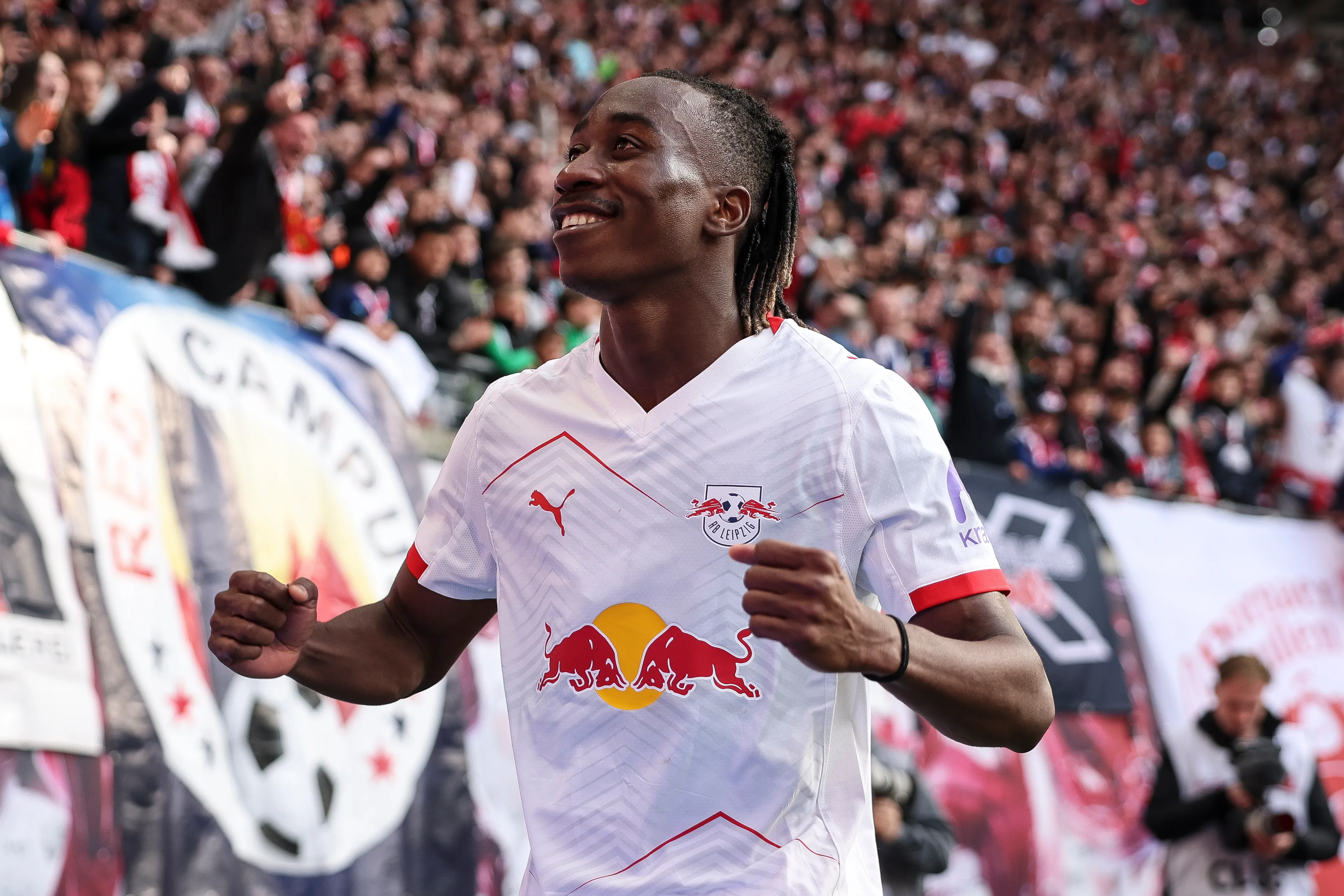 Diomande em campo pelo RB Leipzig (Foto: Maja Hitij/Getty Images)