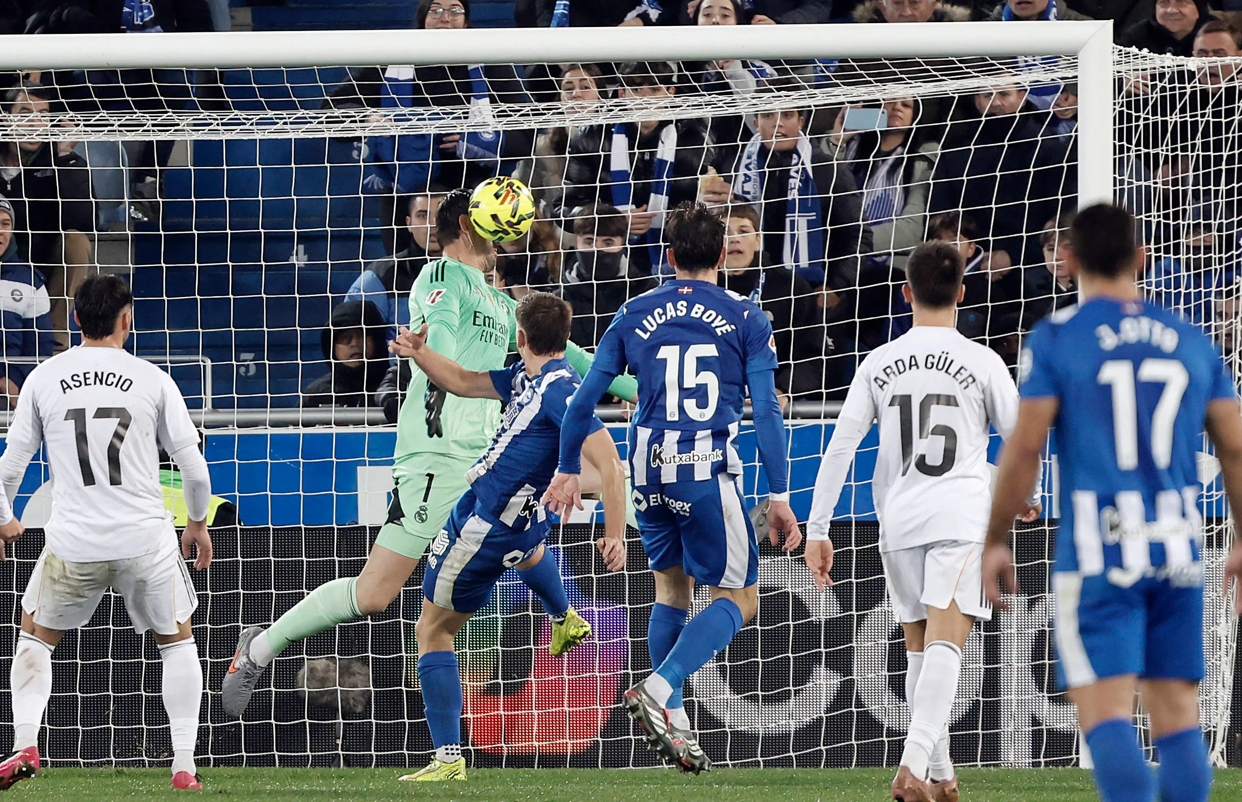 Real Madrid x Alavés se enfrentam em mais uma oportunidade na LaLiga. Foto: IMAGO/MARCA