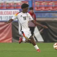 Leverkusen renova o contrato de Jeremiah Mensah