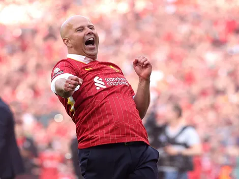 Liverpool deve manter Slot para próxima temporada, segundo TV inglesa