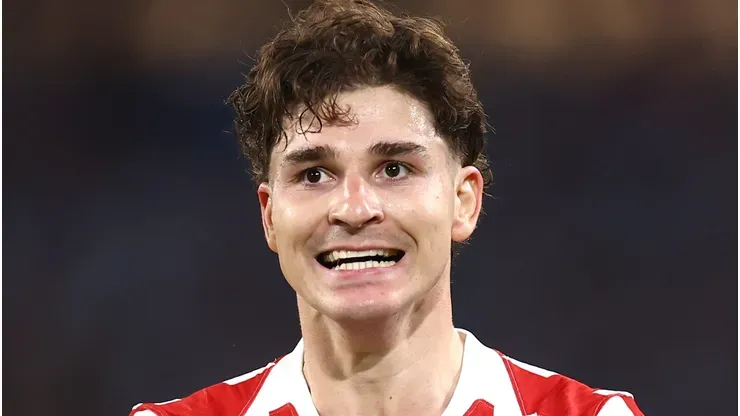 Julián Alvarez durante jogo do Atlético de Madrid. (Photo by Fran Santiago/Getty Images)