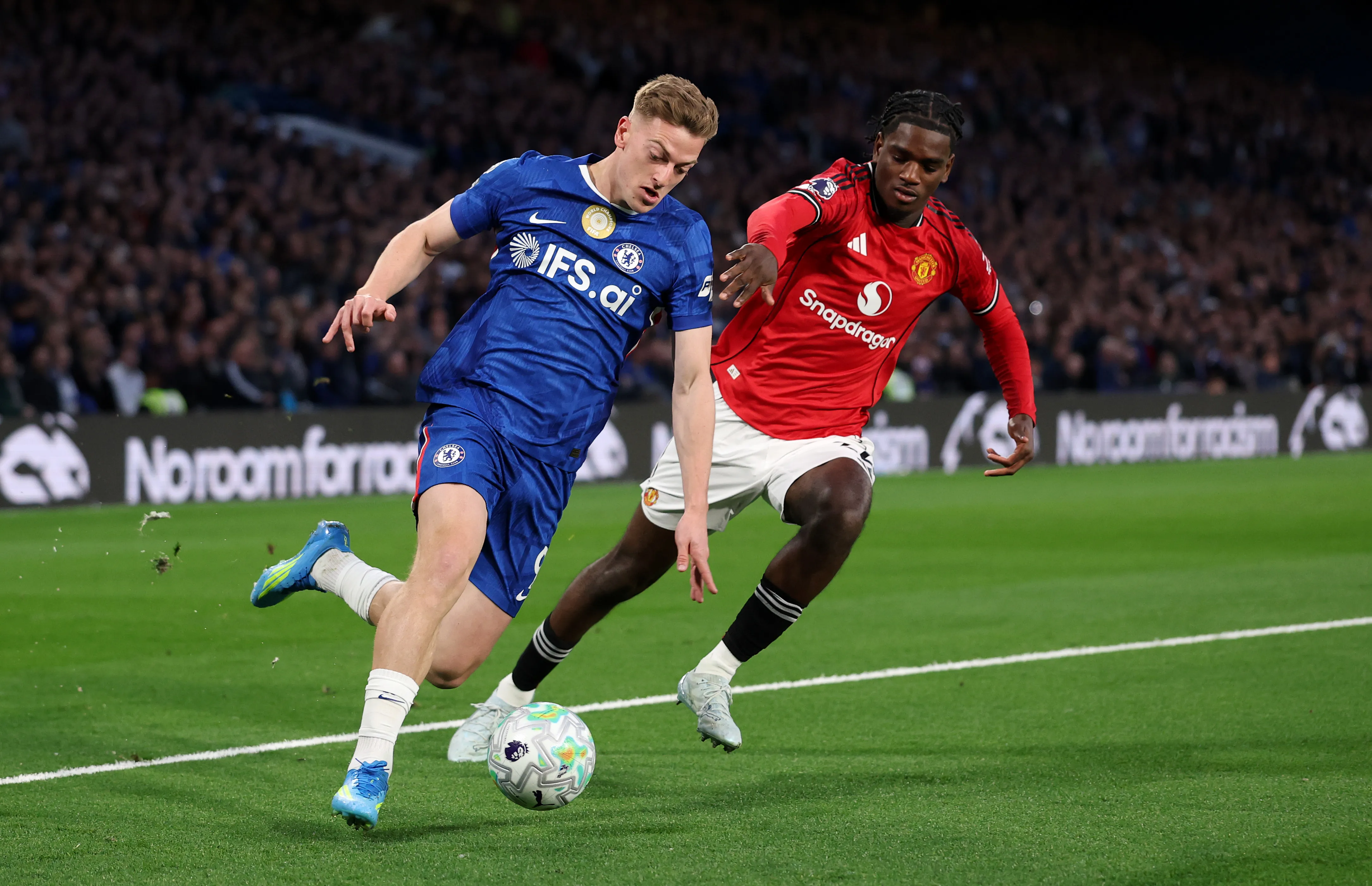 Liam Delap em ação pelo Chelsea. (Foto: Julian Finney/Getty Images)