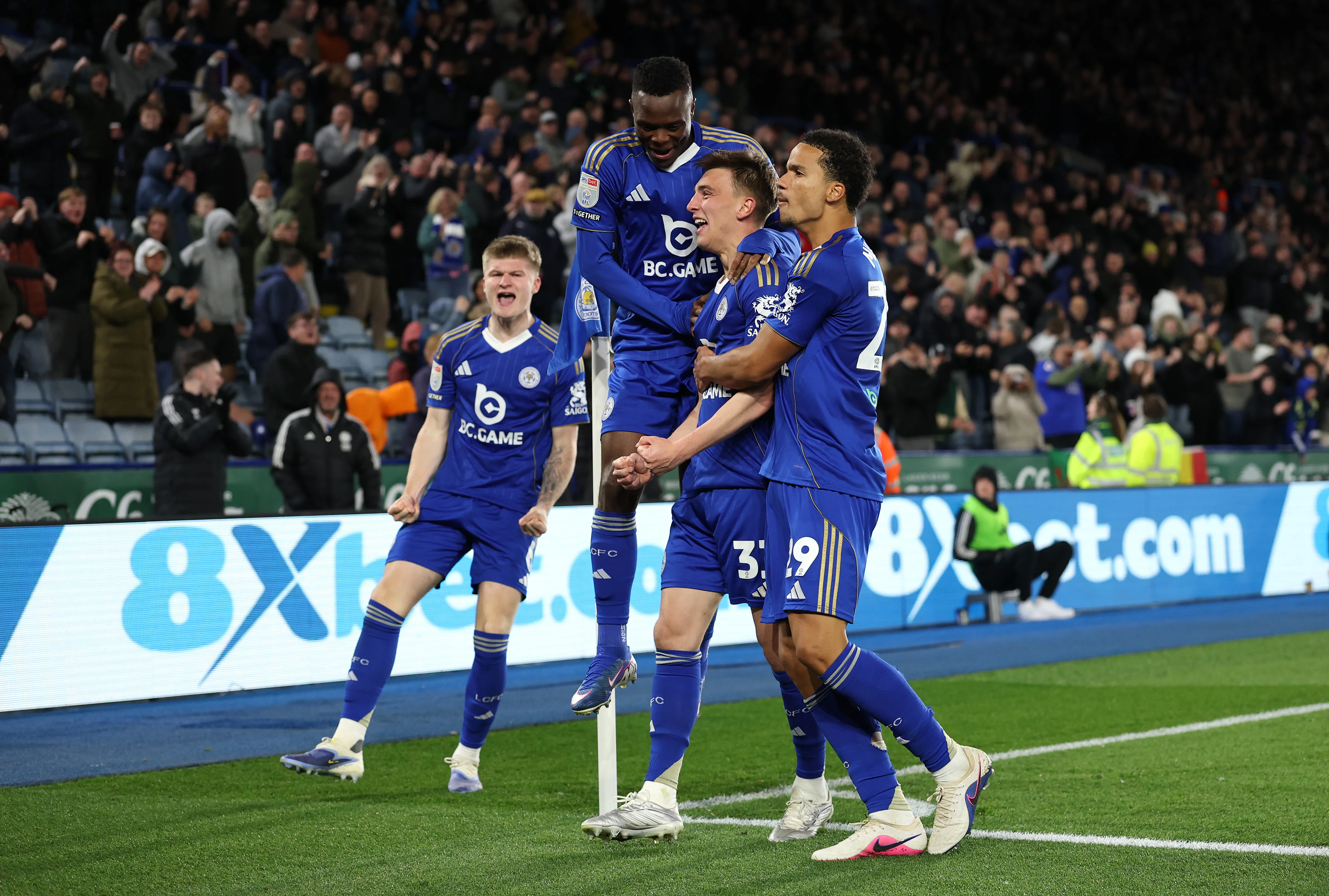 Leicester e Hull City empataram em 2×2. (Photo by Michael Regan/Getty Images)