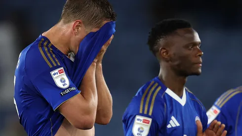 Leicester está rebaixado na Championship. (Photo by Michael Regan/Getty Images)