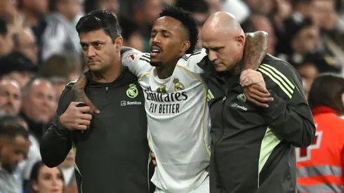 Éder Militão saindo de campo pelo Real Madrid. (Foto: Denis Doyle/Getty Images)